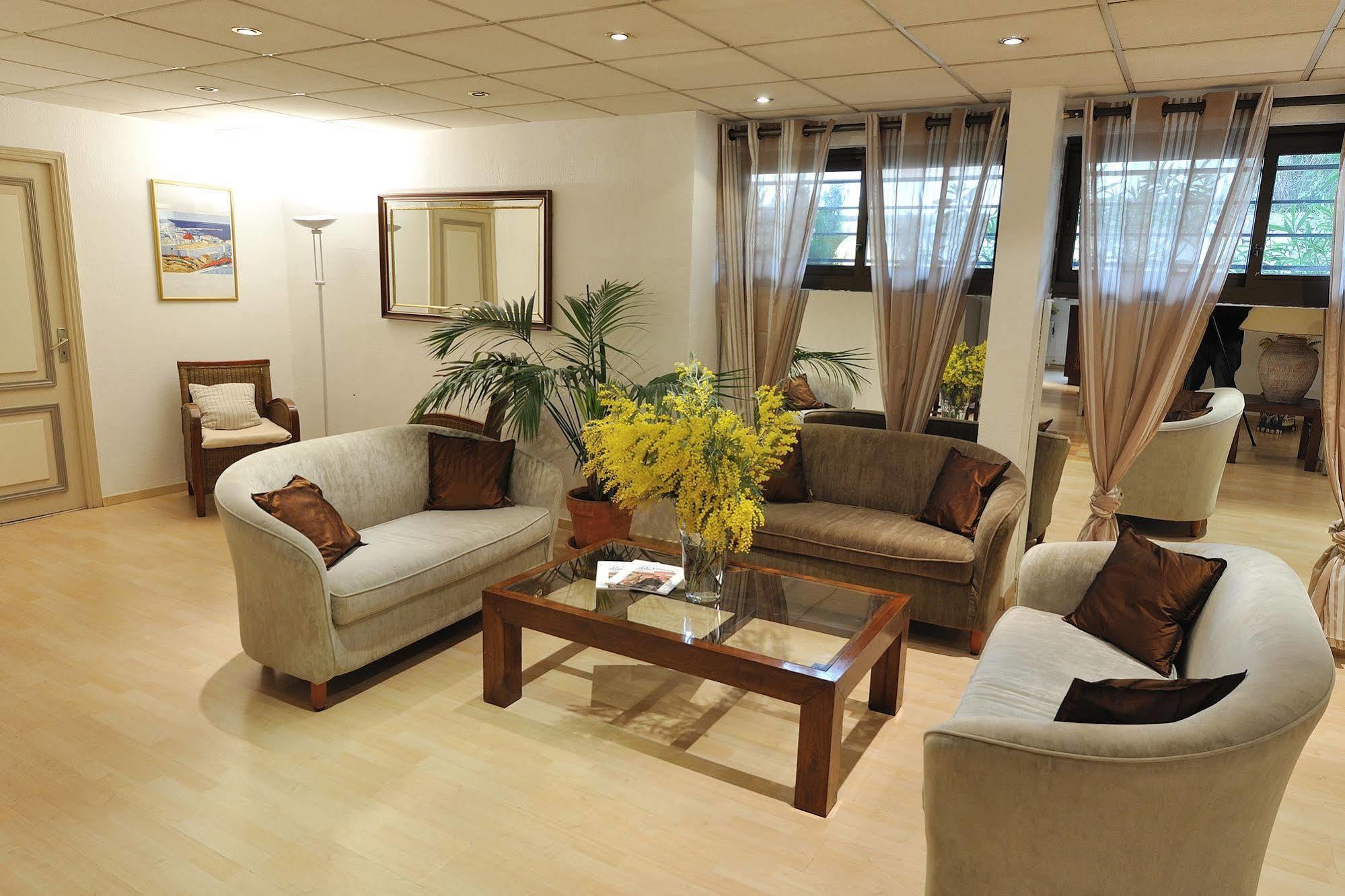 Appart hôtel Residhotel Les Coralynes 3*
